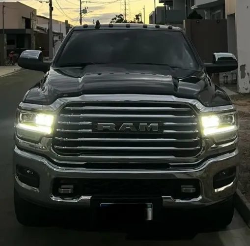 RAM 3500 LIMITED LONGHORN