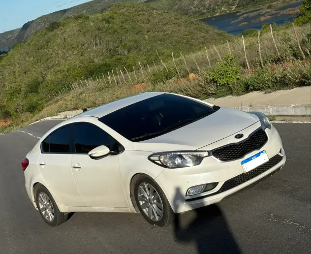 Kia Motors Cerato 1.6 16V Flex Aut. 2015