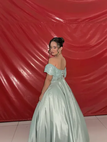 Vendo vestido, pra vender ligeiro usado somente 1x