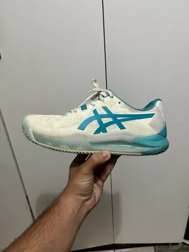 Tênis Asics quadra mista