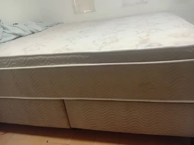 Vendo uma cama semi nova