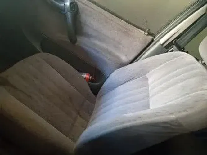Vendo bancos do Corsa GL em boas condições só não tenho o banco do motorista 