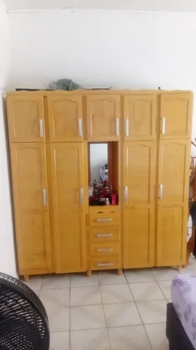 Guarda-roupa casal com 4 portas