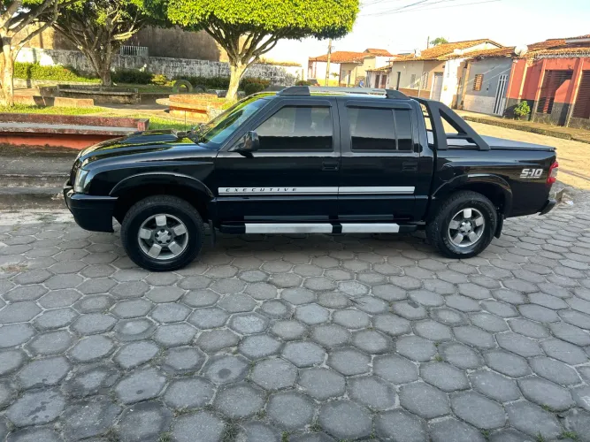 Chevrolet S10 Pick-up Exec. 2.8 4X2 CD TB Int.dies 2011