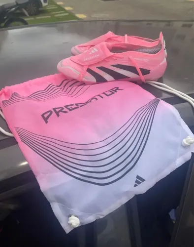 Chuteira Adidas ELITE - Edição Predator Beckham