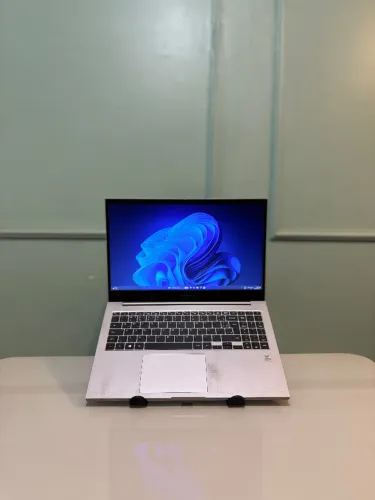 Samsung Book - i3-10110U