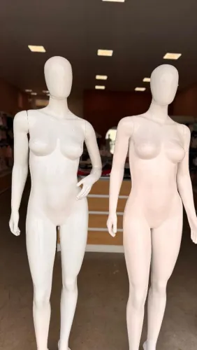 Manequim fibra 550,00 cada