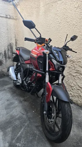 Fazer FZ15 24/24. Apenas 1.078 km. Único dono.