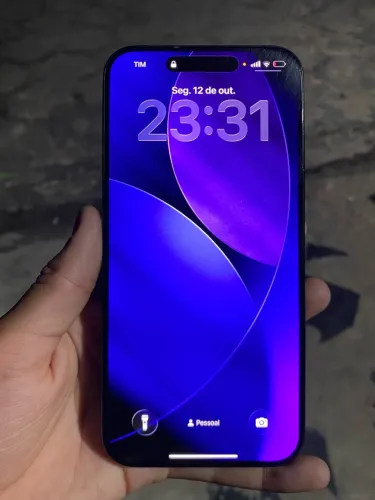 Vendo iPhone 15 pro max com apenas 2 meses de uso, da loja