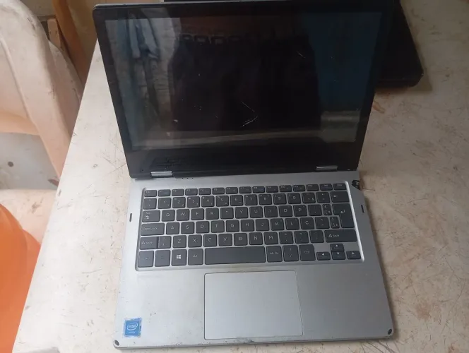 Dois notebook com defeito