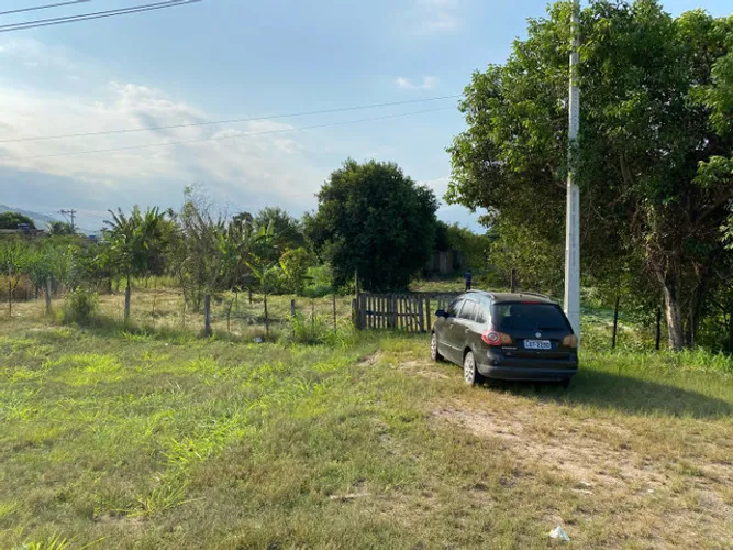 Terreno 2.700 m2 de frente pra rodovia BR 101 km 304, a 15 km da ponte rio-niteroi