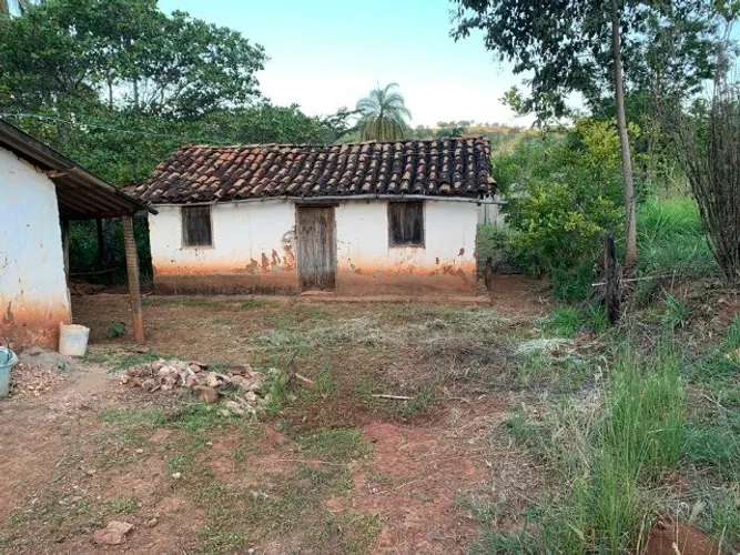 Chacara 1.800m² com casinha antiga pertinho da pe da Serra do Cipo(Varias opçoes).