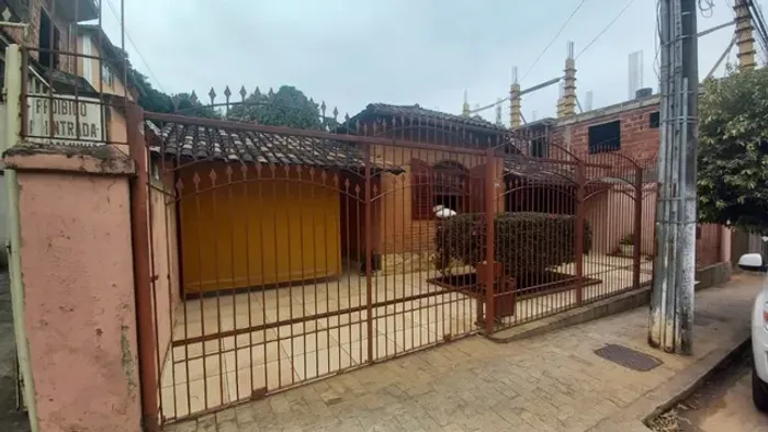 Ótima casa venda São João Nepomuceno MG. 