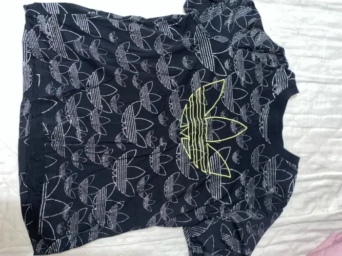 Blusa adidas originals brilhos