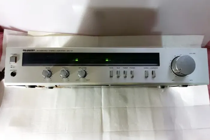 Amplificador Sharp modelo SM-31E