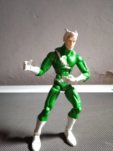Boneco Quicksilver - Marvel Legends