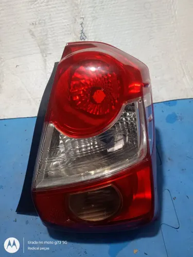 Lanterna Etios hatch