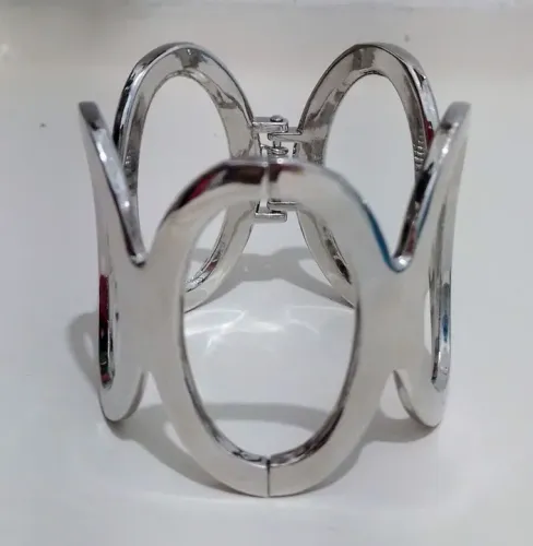 Bracelete de elos. Centro RJ.