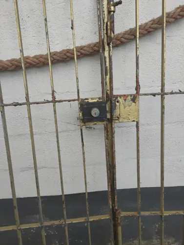 Portão de garagem p/ entrada de veiculos