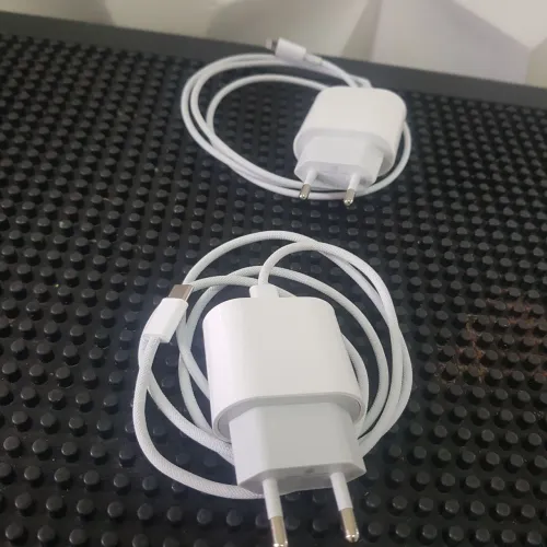 2 carregadores iphone 16 e iphone 12 original apple