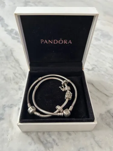 Pulseira/bracelete Pandora Prata (com 4 charms)