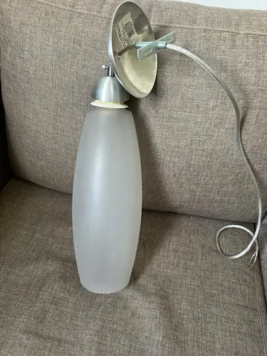 Luminária / Lustre de Teto Pendente Modelo em Vidro Leitoso e Base em Alumínio