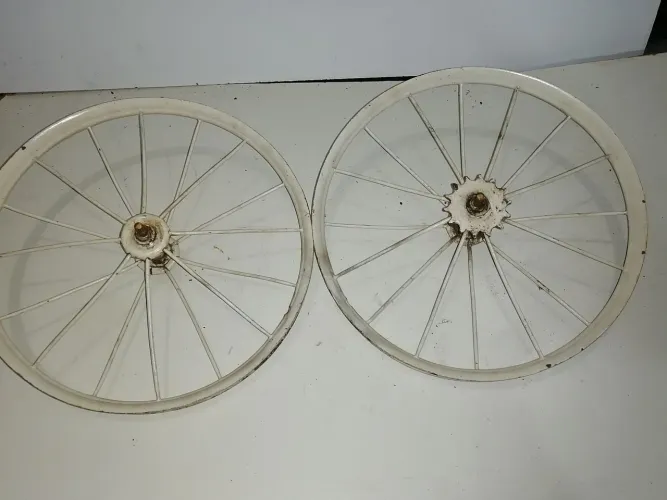 Rodas Antigas de Bicicleta
