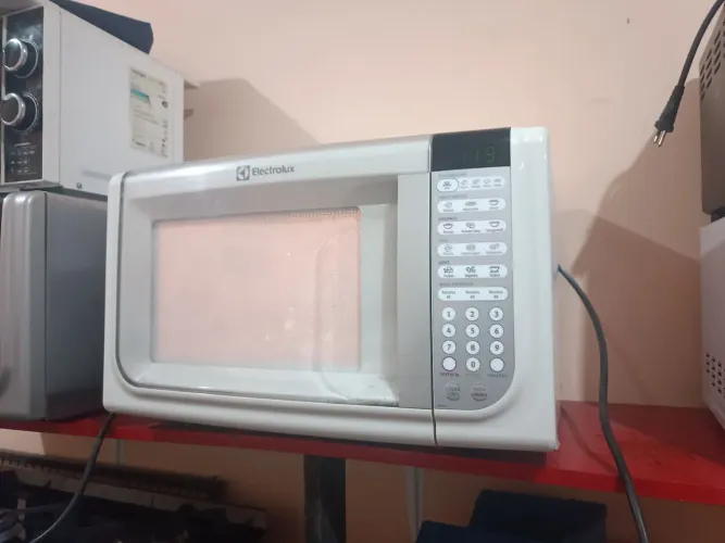 Microondas Electrolux 31 Litros MEC41