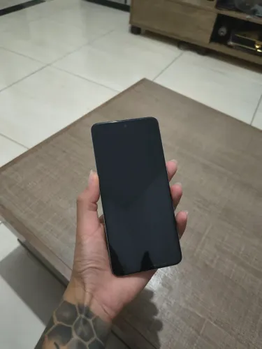 Moto g84