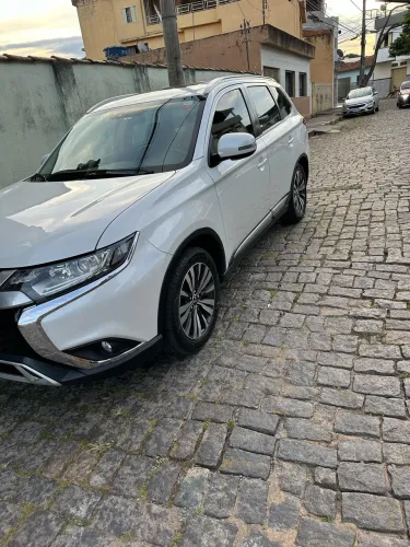 Outlander 2.0 7 lugares 2019