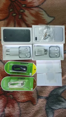 Caixas completas + cabo do iPhone 7g preto e 7 Plus prata