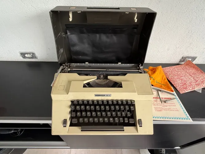 Máquina de escrever Remington 35 L