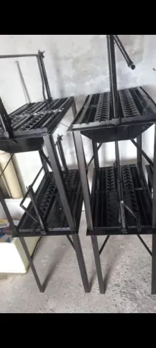 churrasqueira, tamanho 78/34 $130