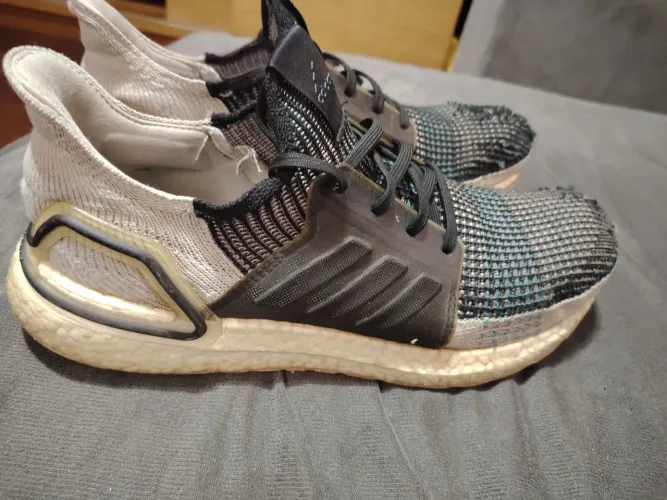 Tênis Adidas Ultra Boost