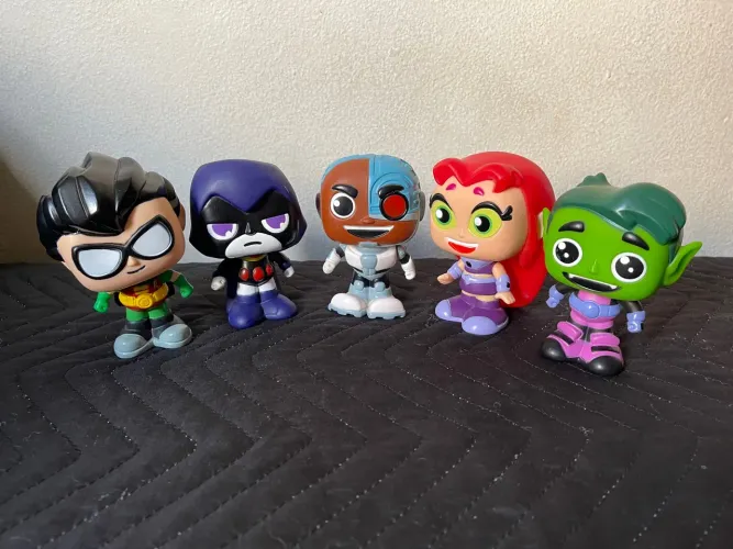 Coleção Bonecos Vinil Teen Titans Go!  - Jovens Titãs em Ação! (Restaurante Mundo Animal)