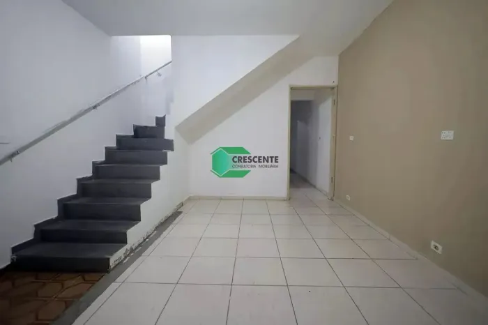 Confortável sobrado, a 800 metros do Supermercado Coop!!!