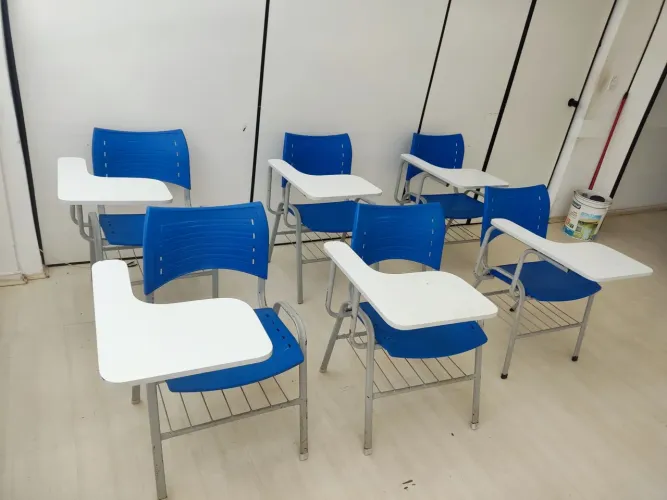 Vendo Cadeiras escolar 