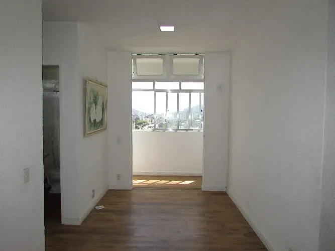 Apartamento na Praça Seca com 02 quartos em ótimo estado. Imóvel 604