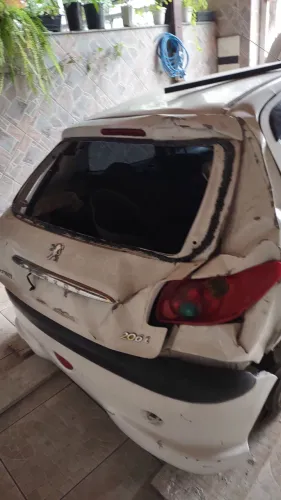 Vende peças do Peugeot 206 2004/05