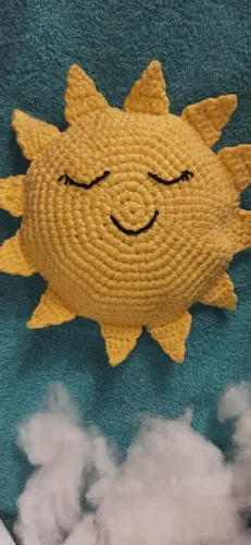 Almofada sol em crochê amigurumi