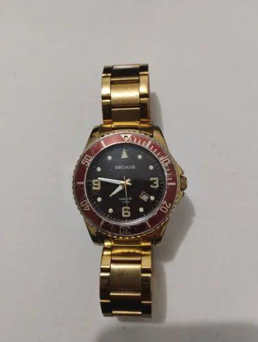 Relógio Seculus Dourado - Elegância e Estilo