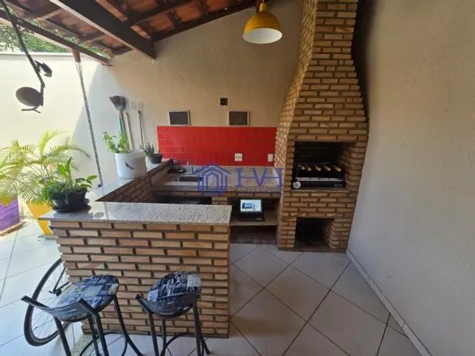 Oportunidade! Casa com Espaço Gourmet e 6 Vgs