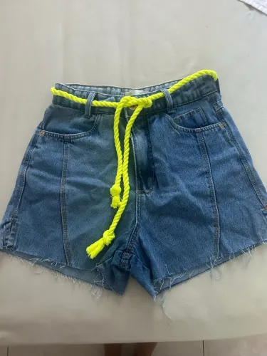 Short jeans