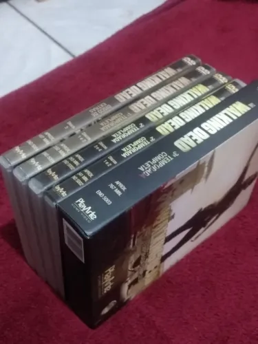 Vendo ou troco coleção de DVDs Walking Dead 3 primeiras temporadas completos usados