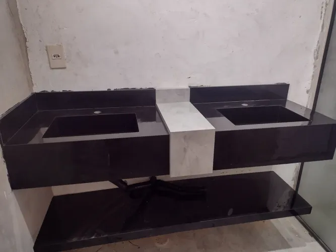 Lavatórios para banheiro, pias de cozinha e nichos em porcelanato sob medida 