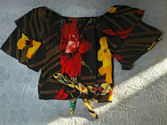 Cropped Sem Alça Florido Com Amarração