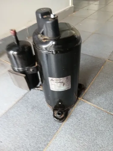 Compressor de ar condicionado 12 mil BTUs não inverter