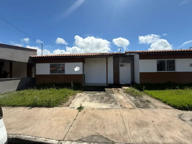 U - Casa em Cond 
