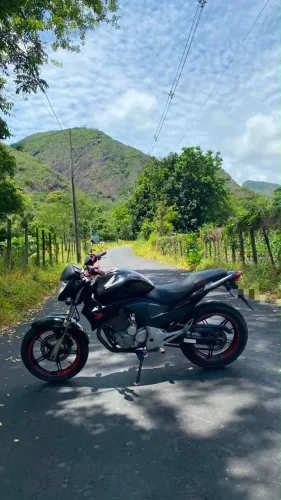 Moto CB 300
