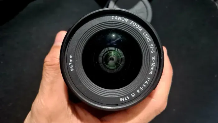 Lente Canon 10 - 18 mm EFS IS STM